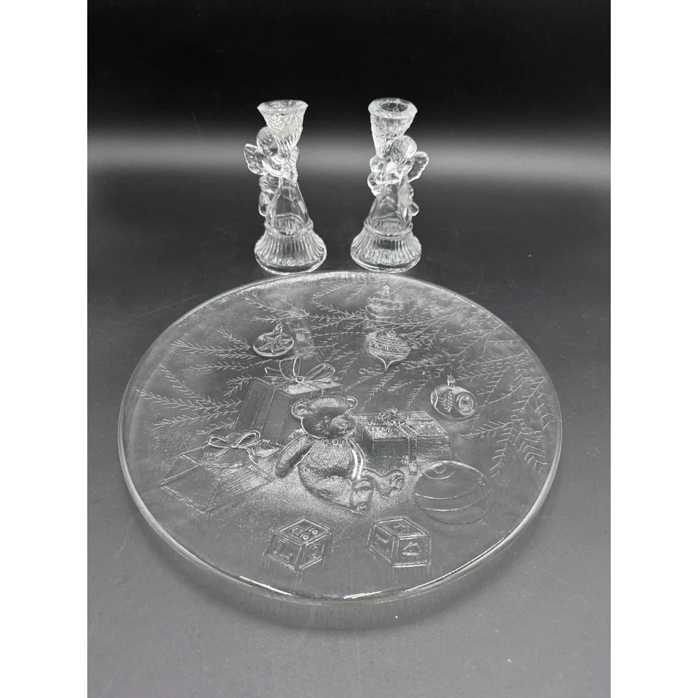 BUNDLE VTG LE SMITH GLASS CHRISTMAS TEDDYBEAR PLATE #1463 & CHERUB CANDLESTICKS